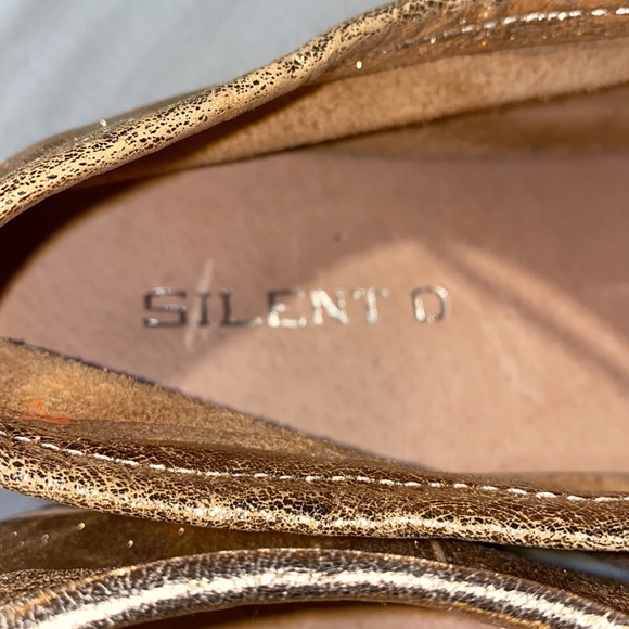Anthropologie Silent D Peep Toe Gold Flats 38 EUC - Picture 6 of 16